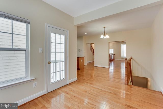 16742 SWEENEY LN, Woodbridge, VA 22191