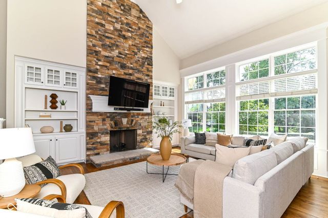 14263 Hearthwood Drive, Fishers, IN 46040