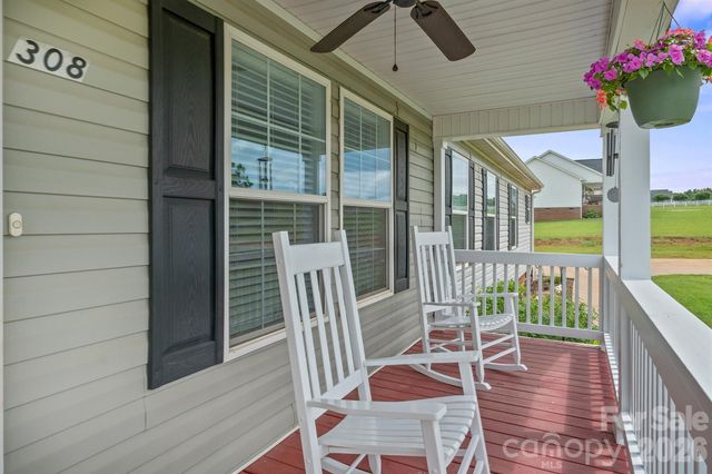 308 Laurel Ridge Drive, Lincolnton, NC 28092