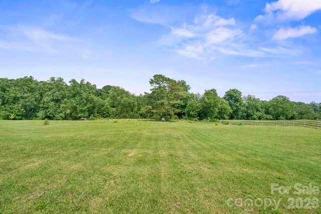 308 Laurel Ridge Drive, Lincolnton, NC 28092