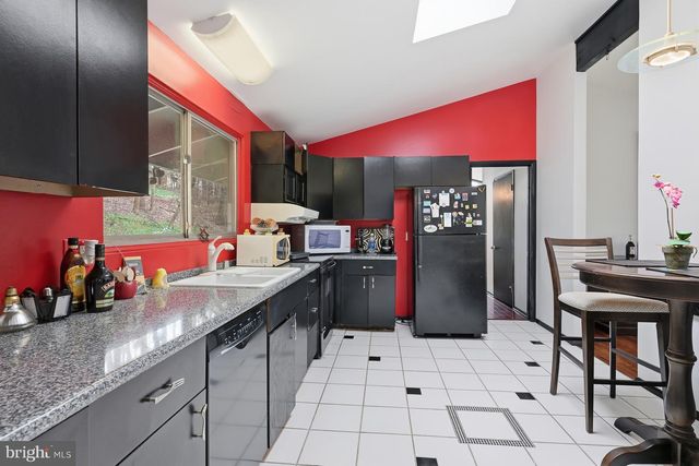 5 YORKRIDGE TRL, Hockessin, DE 19707