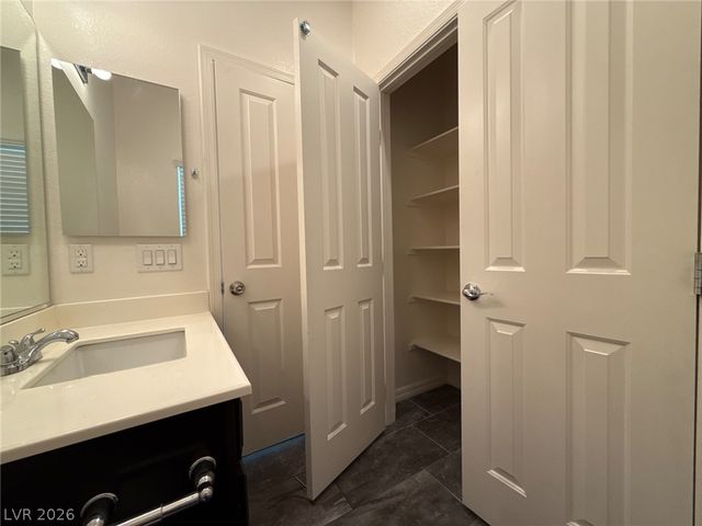 10208 Arch Bluff Street, Las Vegas, NV 89178