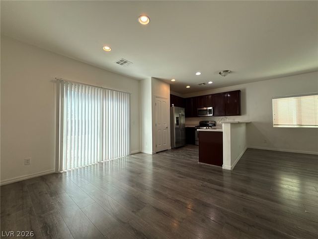 10208 Arch Bluff Street, Las Vegas, NV 89178