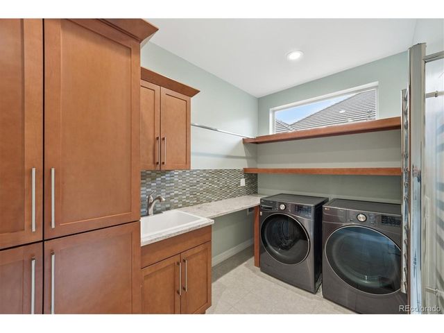 5980 S Race Ct, Centennial, CO 80121