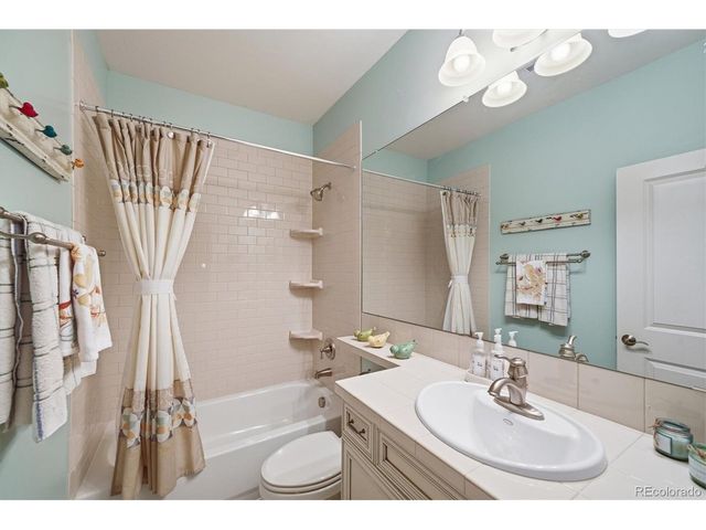 5980 S Race Ct, Centennial, CO 80121