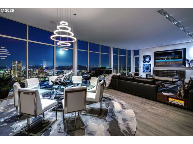 1305 Sw MYRTLE Ct, Portland, OR 97201