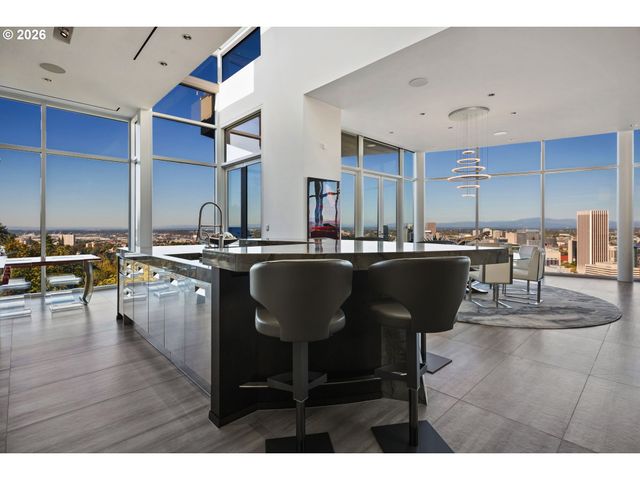 1305 Sw MYRTLE Ct, Portland, OR 97201