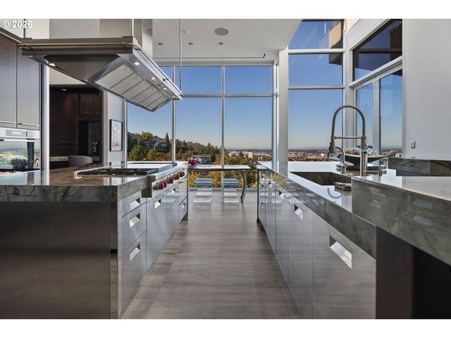 1305 Sw MYRTLE Ct, Portland, OR 97201