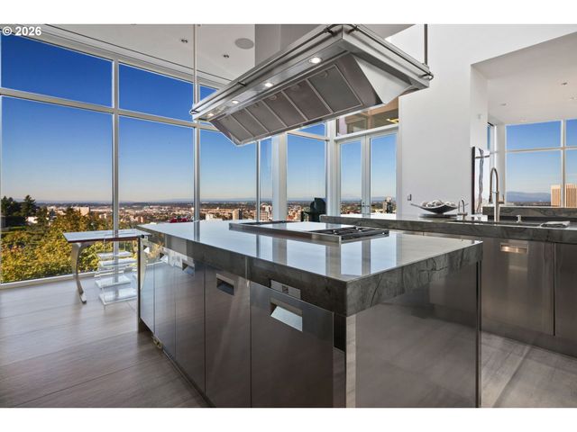 1305 Sw MYRTLE Ct, Portland, OR 97201