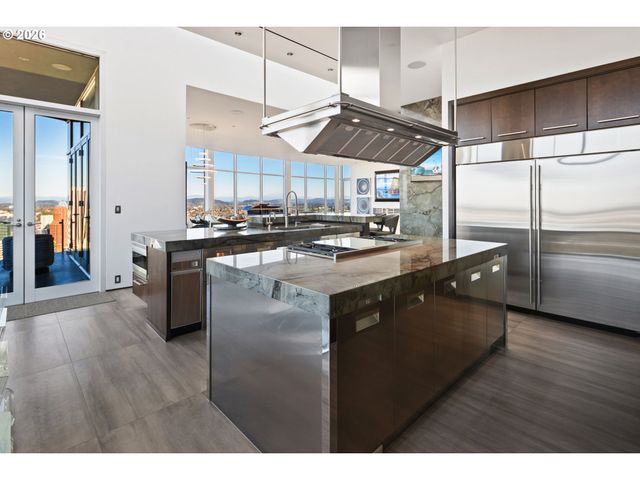 1305 Sw MYRTLE Ct, Portland, OR 97201