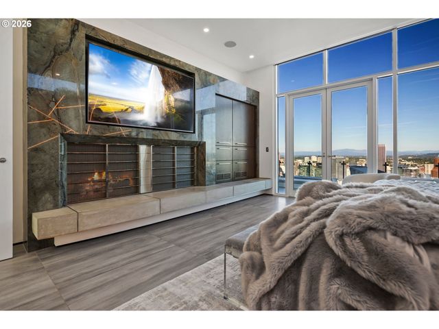 1305 Sw MYRTLE Ct, Portland, OR 97201