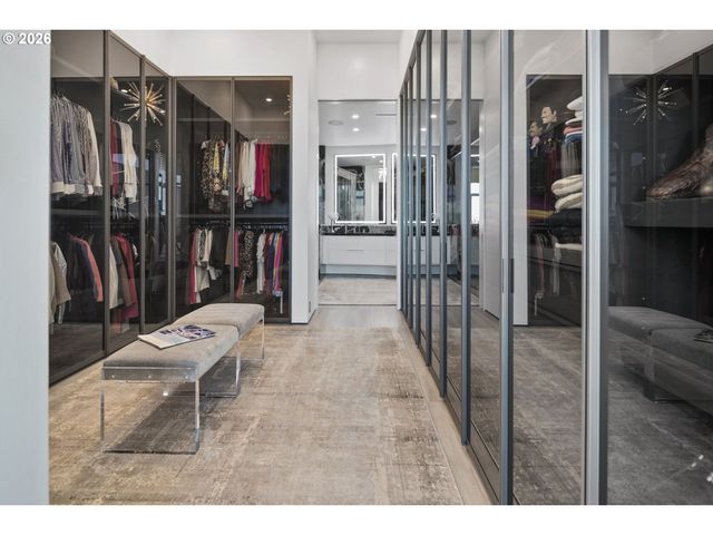 1305 Sw MYRTLE Ct, Portland, OR 97201