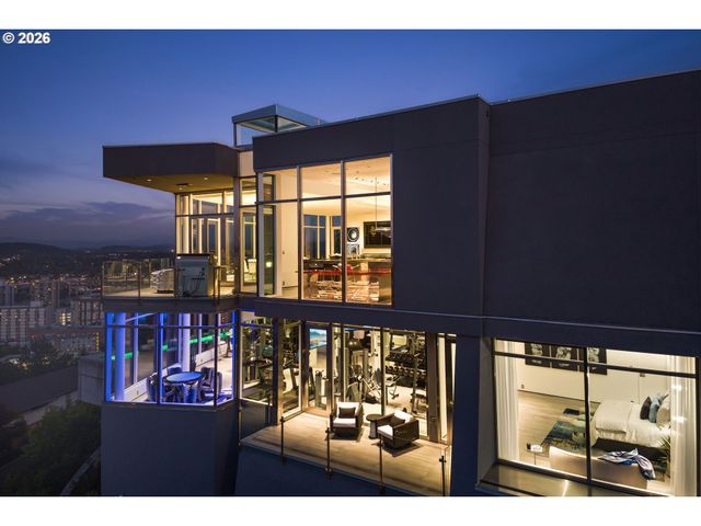 1305 Sw MYRTLE Ct, Portland, OR 97201