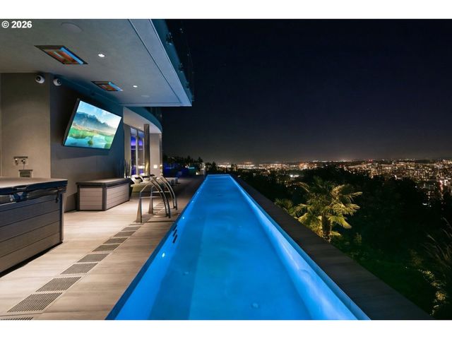 1305 Sw MYRTLE Ct, Portland, OR 97201