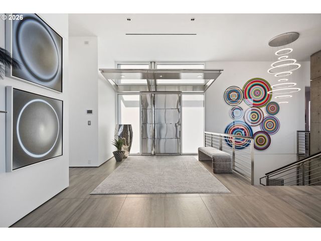 1305 Sw MYRTLE Ct, Portland, OR 97201