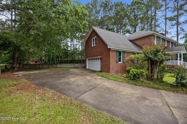 2305 Fieldstone Place, Greenville, NC 27858