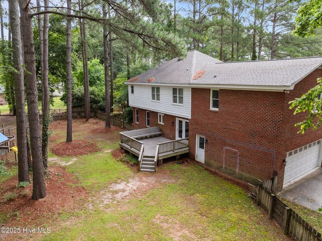 2305 Fieldstone Place, Greenville, NC 27858
