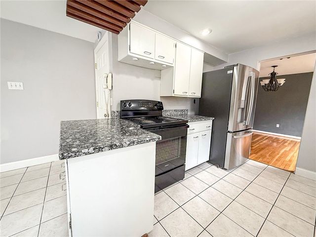 104 Lakewood Dr, Center Twp, PA 16001