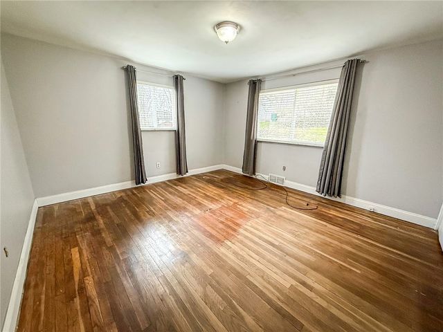 104 Lakewood Dr, Center Twp, PA 16001