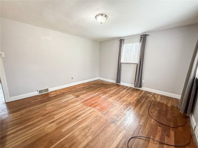 104 Lakewood Dr, Center Twp, PA 16001
