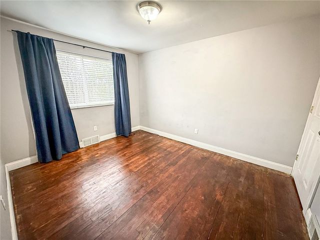 104 Lakewood Dr, Center Twp, PA 16001