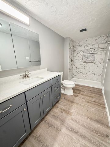 104 Lakewood Dr, Center Twp, PA 16001