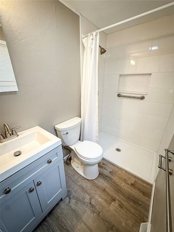 104 Lakewood Dr, Center Twp, PA 16001