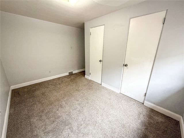 104 Lakewood Dr, Center Twp, PA 16001