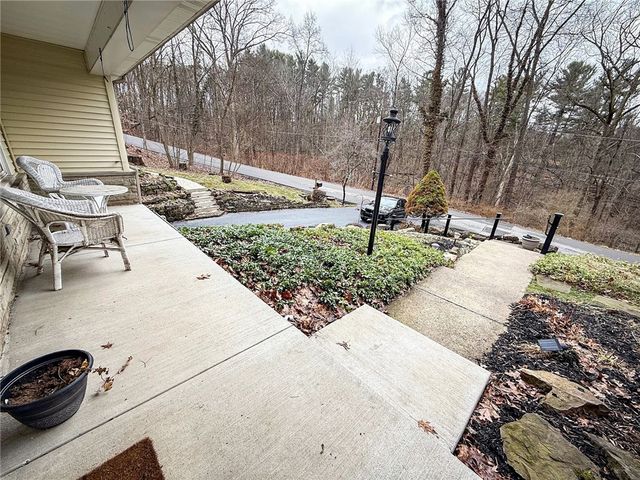 104 Lakewood Dr, Center Twp, PA 16001