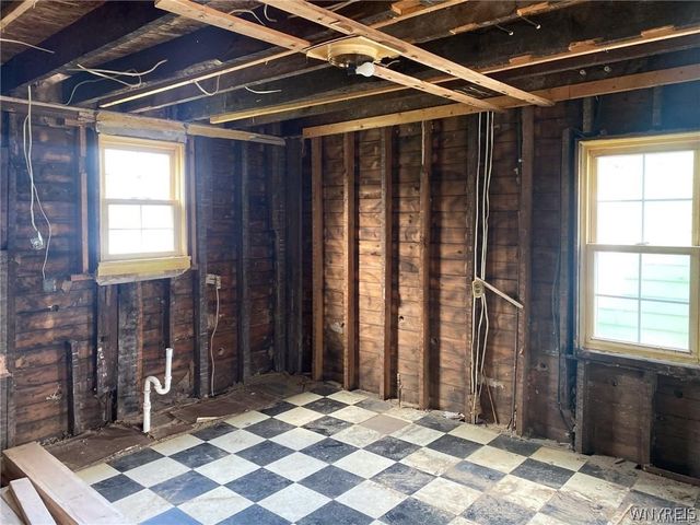 3 Oakwood Avenue, Lancaster, NY 14086