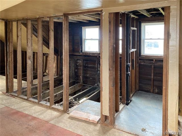 3 Oakwood Avenue, Lancaster, NY 14086