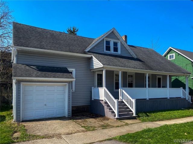 3 Oakwood Avenue, Lancaster, NY 14086