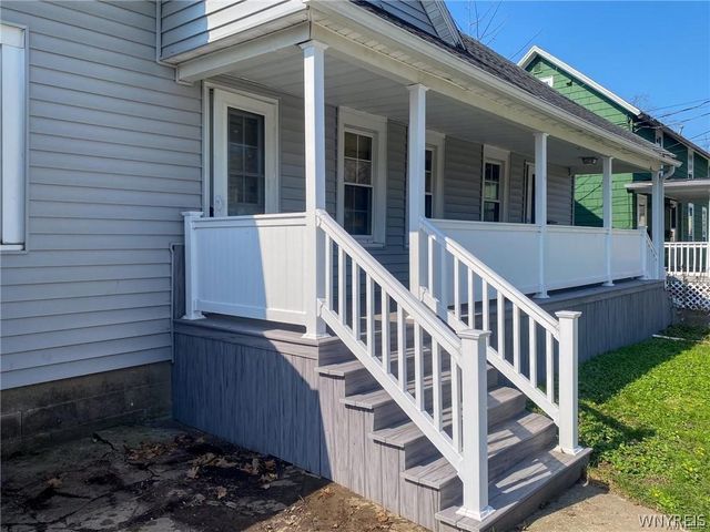 3 Oakwood Avenue, Lancaster, NY 14086