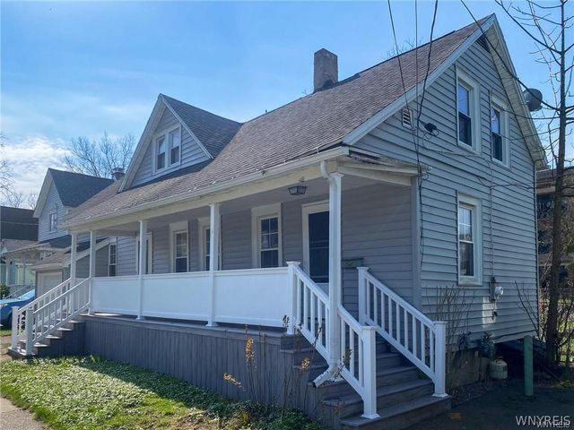 3 Oakwood Avenue, Lancaster, NY 14086