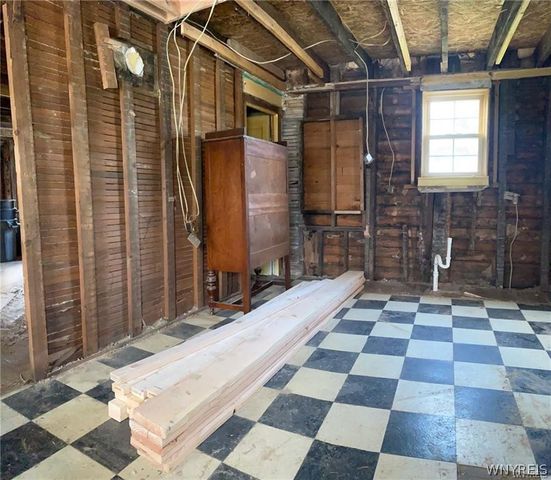 3 Oakwood Avenue, Lancaster, NY 14086