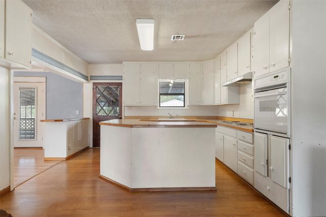 12145 Tree Lake Drive, Waco, TX 76708