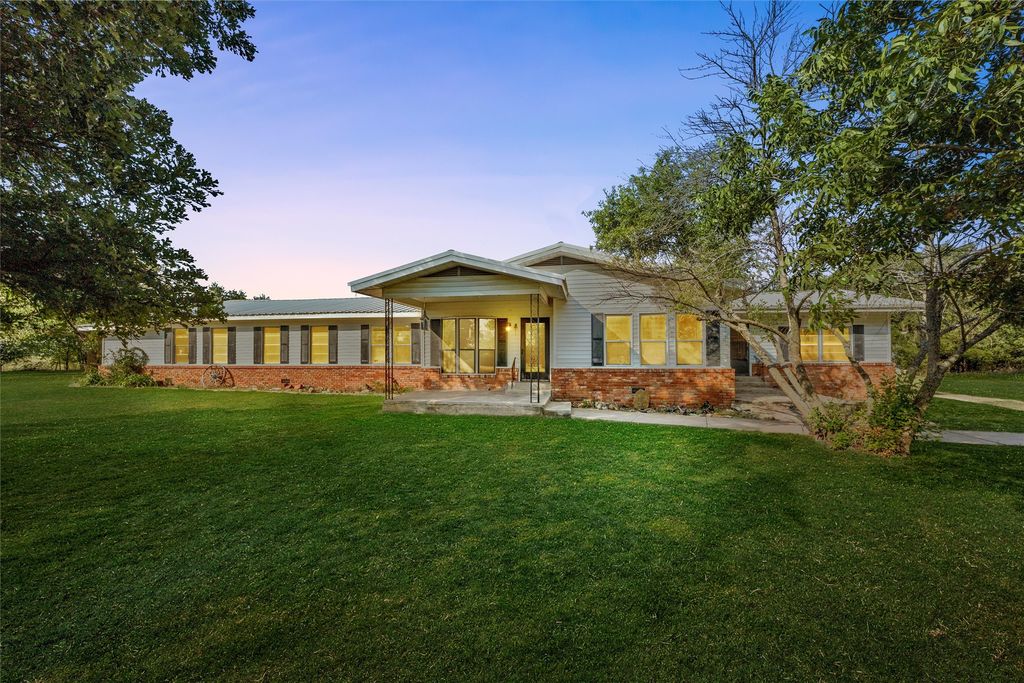 12145 Tree Lake Drive, Waco, TX 76708