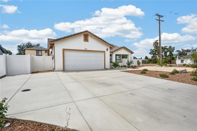 595 E 12th Street, Beaumont, CA 92223