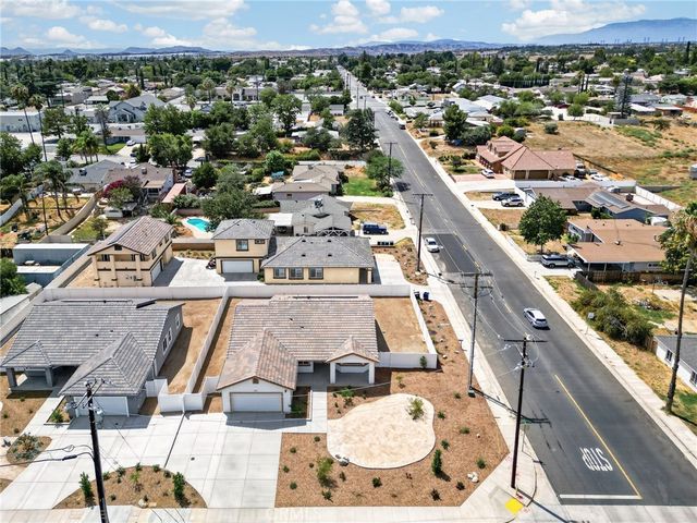 595 E 12th Street, Beaumont, CA 92223