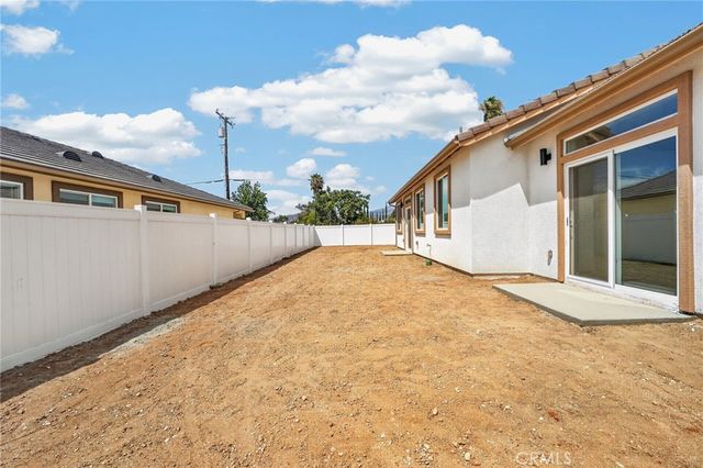 595 E 12th Street, Beaumont, CA 92223