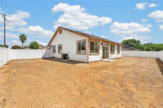 595 E 12th Street, Beaumont, CA 92223