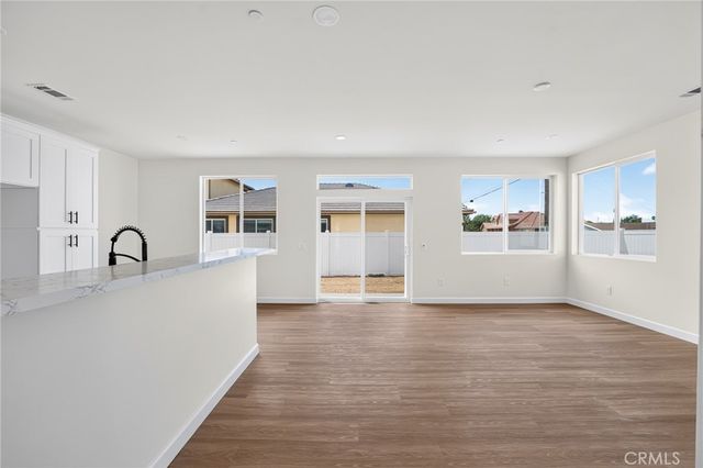 595 E 12th Street, Beaumont, CA 92223