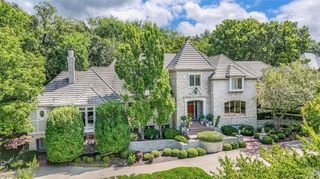 11425 Canterbury Circle, Leawood, KS 66211