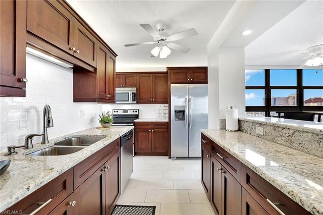 260 Seaview CT # 906, Marco Island, FL 34145