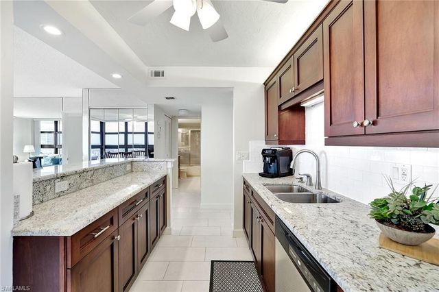 260 Seaview CT # 906, Marco Island, FL 34145