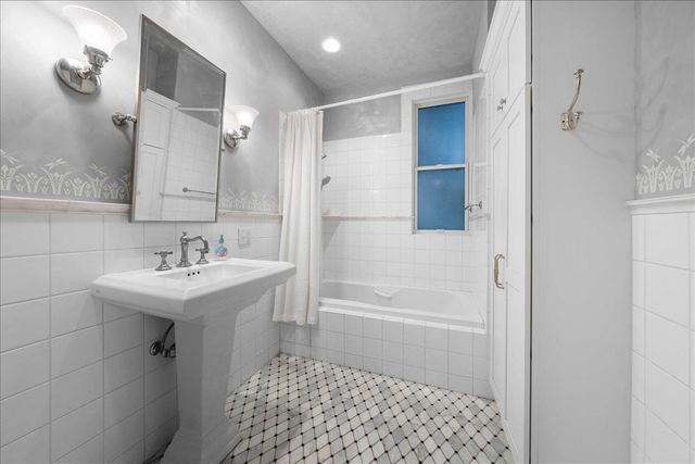 442 Summit Avenue 4, Saint Paul, MN 55102