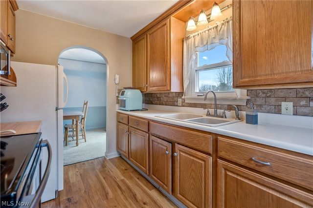 2464 S Freedom Avenue, Alliance, OH 44601