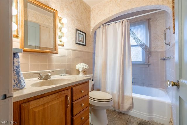 2464 S Freedom Avenue, Alliance, OH 44601