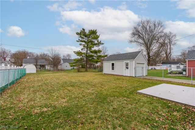 2464 S Freedom Avenue, Alliance, OH 44601