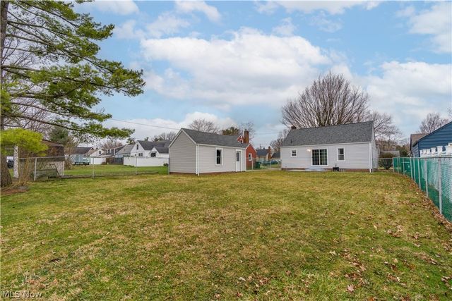 2464 S Freedom Avenue, Alliance, OH 44601